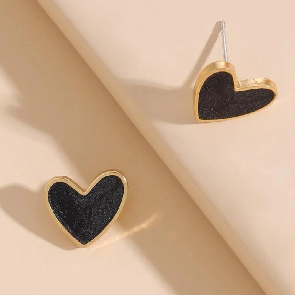 Black Heart Stud Earrings Golden - Picture 4 of 8